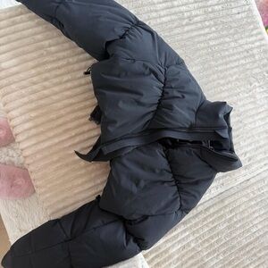 Alo Cropped Black Puffer Jacket